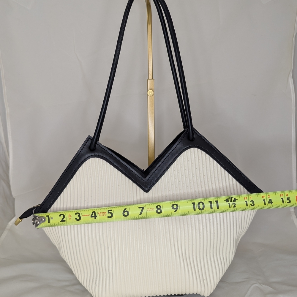 White and Black Women's Handbag - Picture 4 of 6